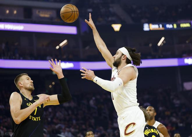 哈登25+17助攻 米切尔爆发骑士客场力克勇士冲击