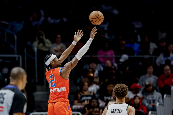 西部榜首对决：雷霆残阵迎战卫冕冠军掘金